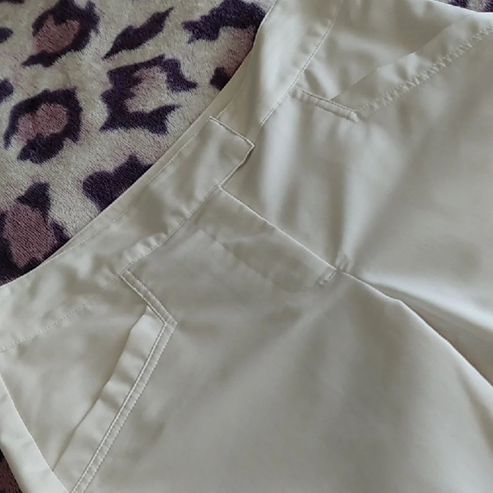 TEHAMA Classic White Bermuda  Casual Shorts With Inner‎ Liner Women's Size 2